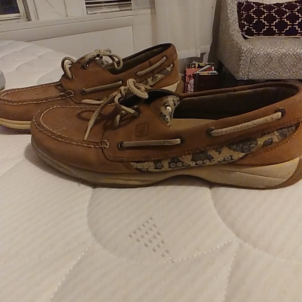 Women's SPERRY shoes size 9